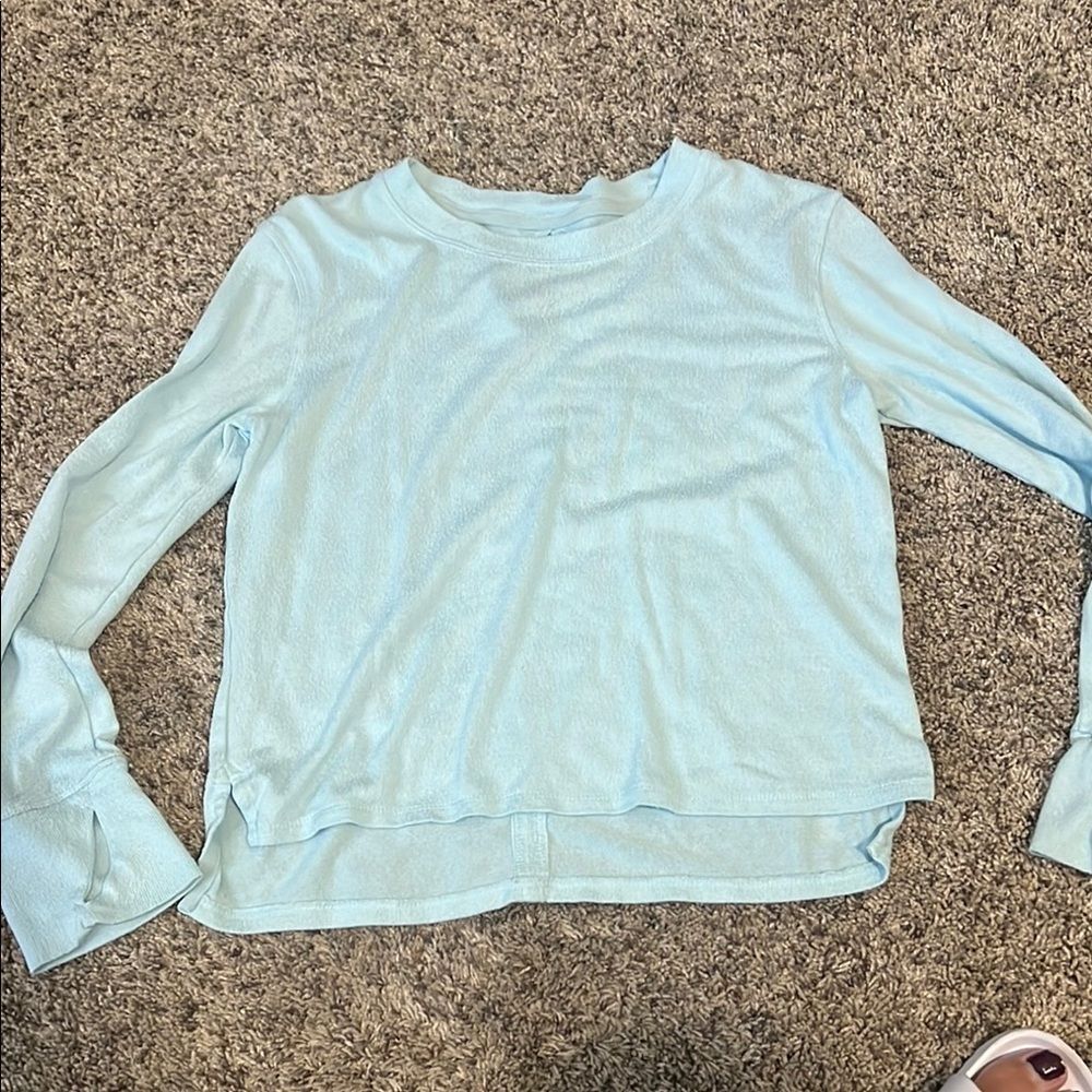 All in Motion Green Relaxed Asymmetrical Long Sleeve Tee - Picture 1 of 3